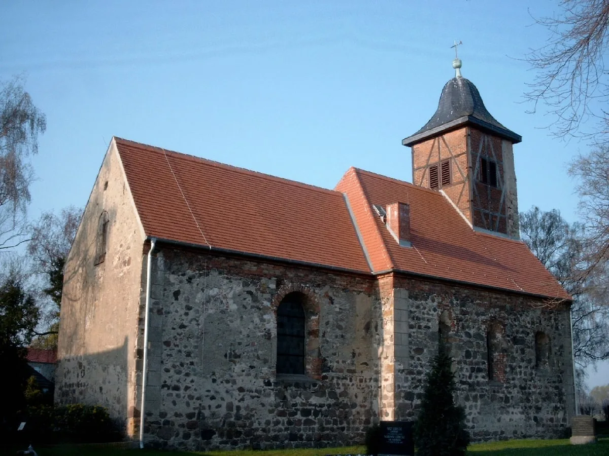 Die Kirche in Nutha, Außenansicht.