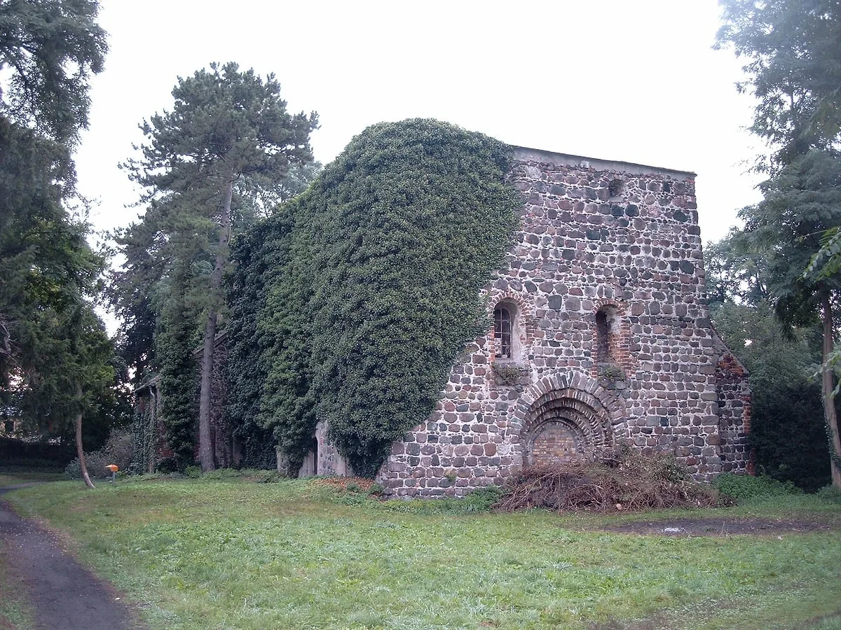Die Kirche St. Marien Ankuhn in Zerbst, Außenansicht.